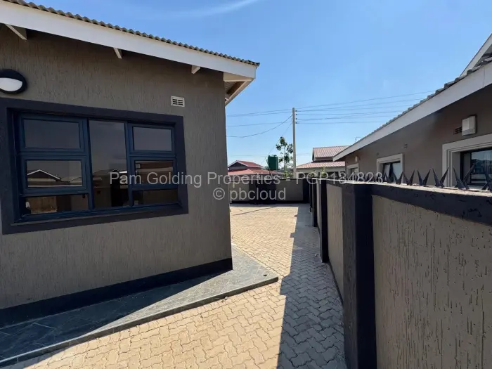 Townhouse/Complex/Cluster to Rent in Arlington