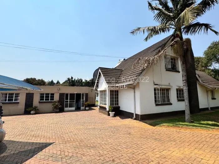 5 Bedroom House to Rent in Borrowdale
