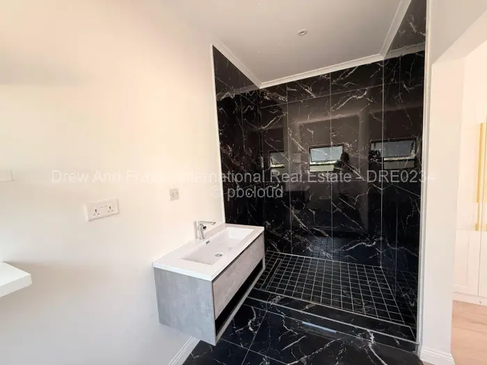 4 Bedroom House to Rent in Hatfield