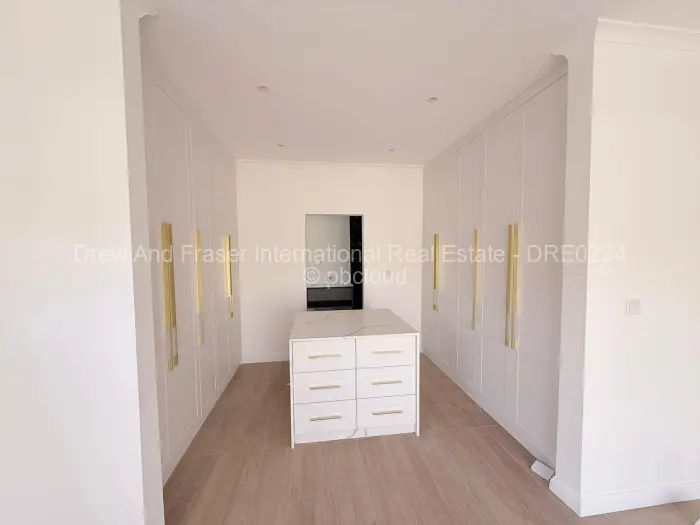 4 Bedroom House to Rent in Hatfield