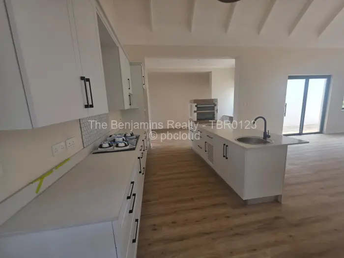 Townhouse/Complex/Cluster to Rent in Pomona