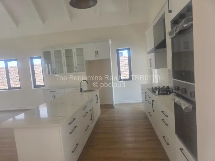 Townhouse/Complex/Cluster to Rent in Pomona