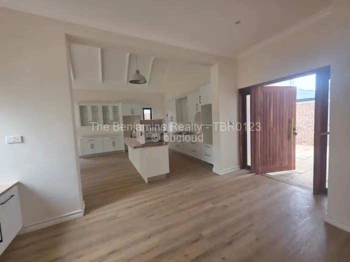 Townhouse/Complex/Cluster to Rent in Pomona