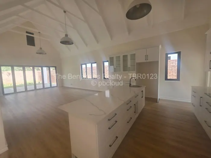 Townhouse/Complex/Cluster to Rent in Pomona