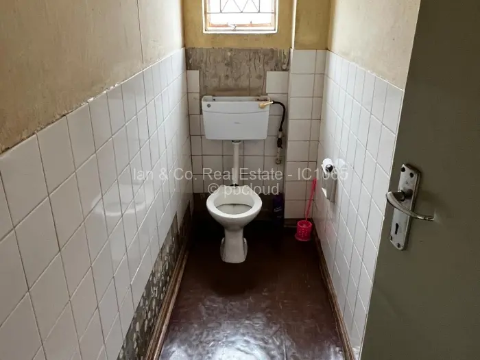 4 Bedroom House for Sale in Sizinda, Bulawayo