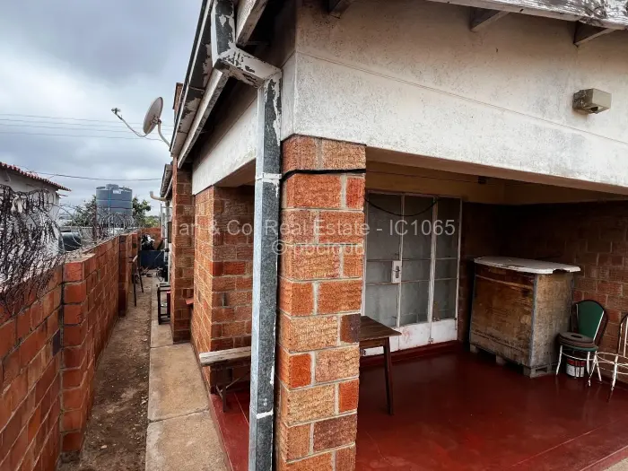 4 Bedroom House for Sale in Sizinda, Bulawayo