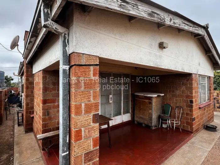 4 Bedroom House for Sale in Sizinda, Bulawayo