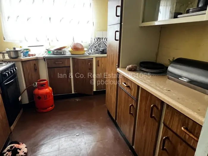 4 Bedroom House for Sale in Sizinda, Bulawayo