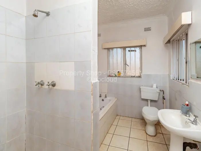 3 Bedroom House for Sale in Bluff Hill, Harare