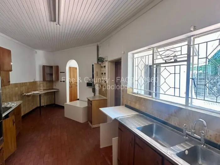 4 Bedroom House to Rent in Greendale North