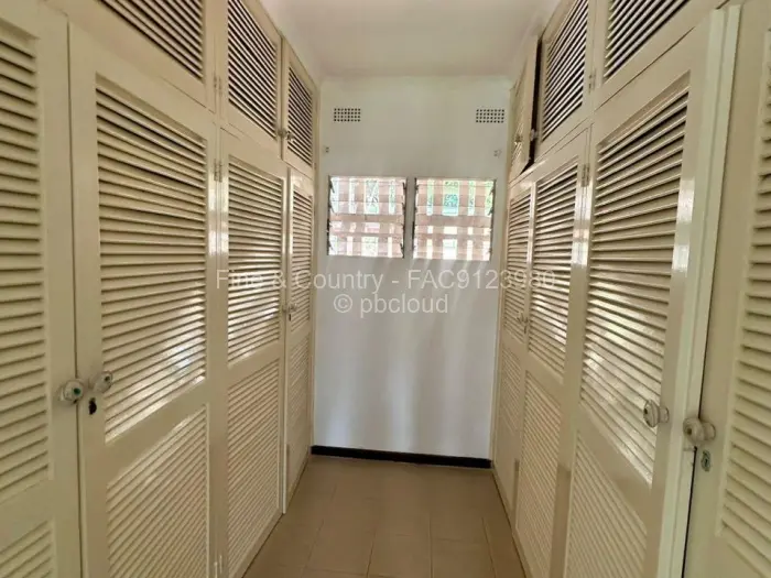 4 Bedroom House to Rent in Greendale North