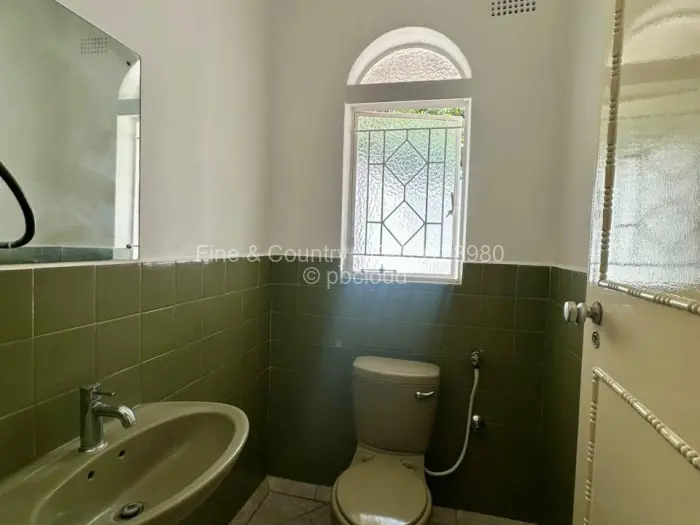 4 Bedroom House to Rent in Greendale North