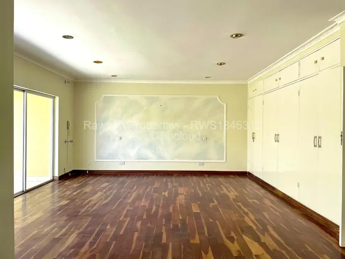 6 Bedroom House for Sale in Mount Pleasant, Harare