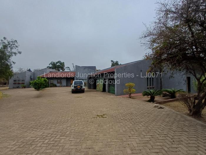 4 Bedroom House for Sale in Burnside, Bulawayo