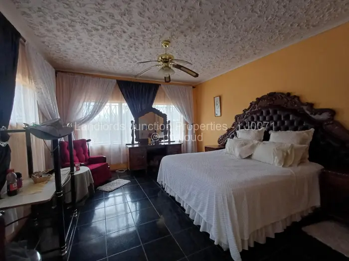 4 Bedroom House for Sale in Burnside, Bulawayo