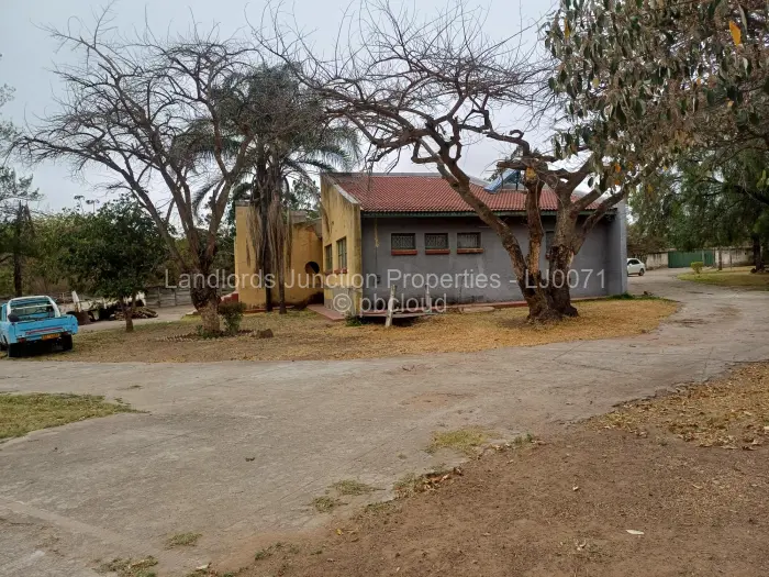 4 Bedroom House for Sale in Burnside, Bulawayo