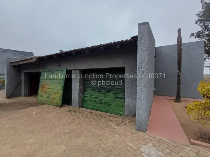 4 Bedroom House for Sale in Burnside, Bulawayo