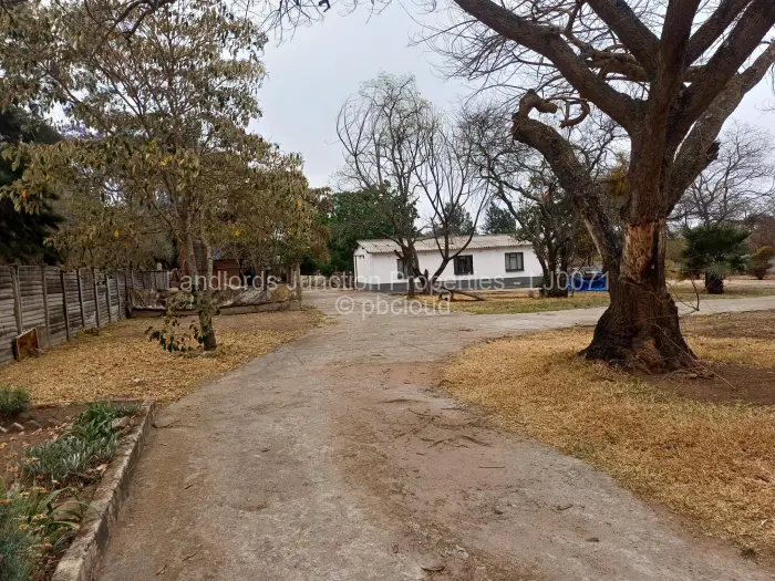 4 Bedroom House for Sale in Burnside, Bulawayo