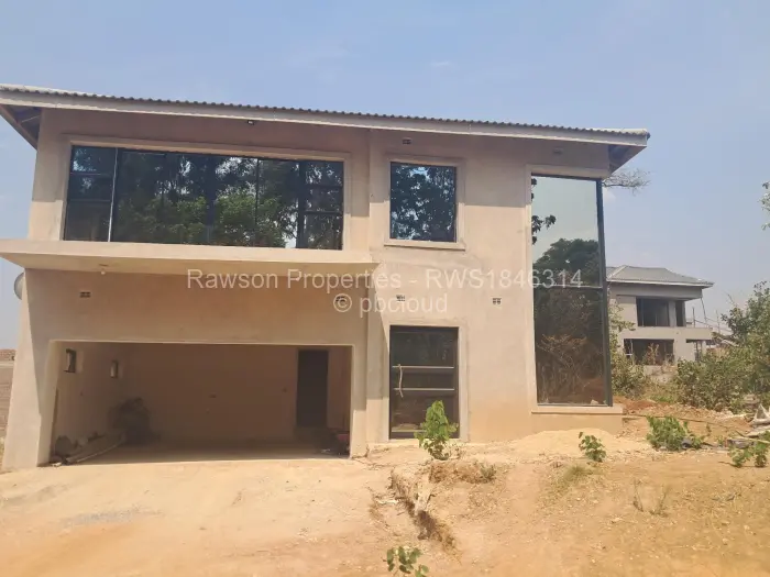 Townhouse/Cluster for Sale in Carrick Creagh Estate, Harare