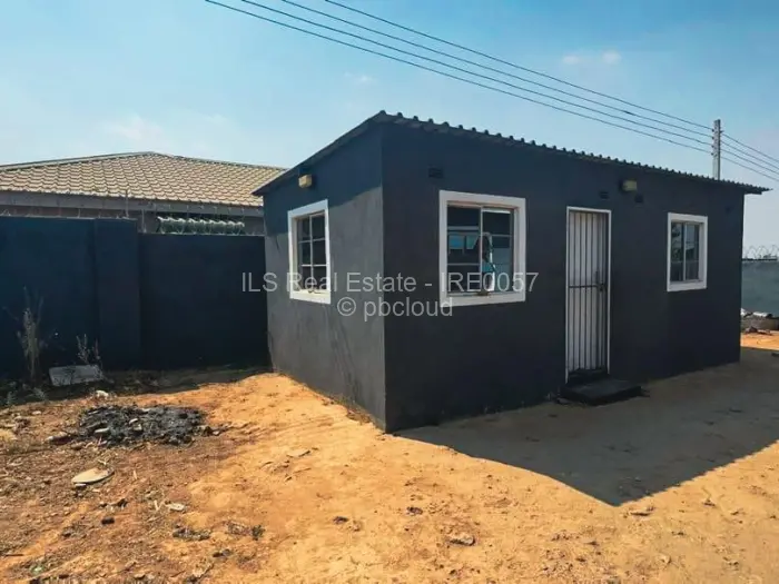 6 Bedroom House for Sale in Eastview, Harare