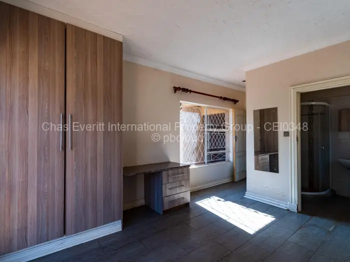 6 Bedroom House to Rent in Mount Pleasant
