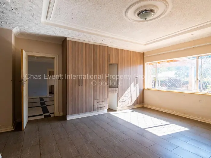 6 Bedroom House to Rent in Mount Pleasant