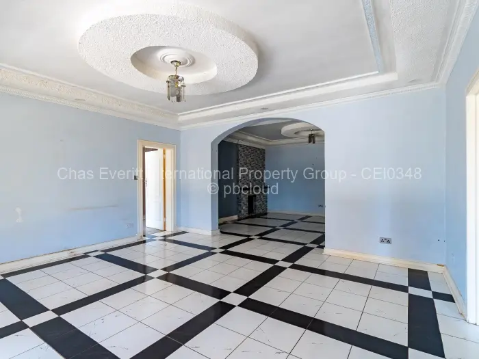 6 Bedroom House to Rent in Mount Pleasant