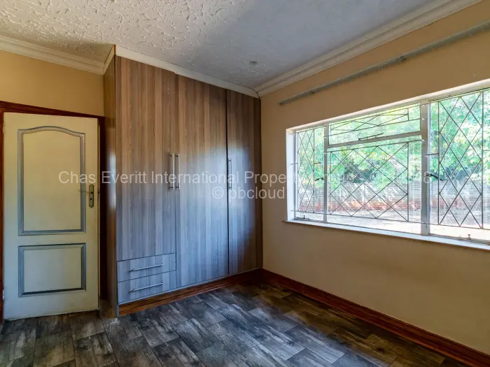 6 Bedroom House to Rent in Mount Pleasant