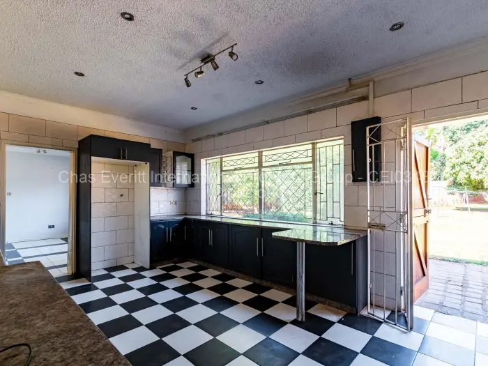 6 Bedroom House to Rent in Mount Pleasant