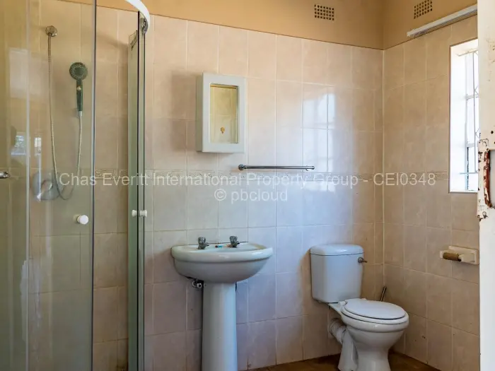 6 Bedroom House to Rent in Mount Pleasant