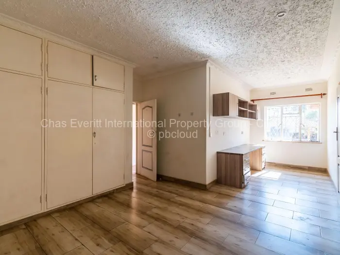 6 Bedroom House to Rent in Mount Pleasant