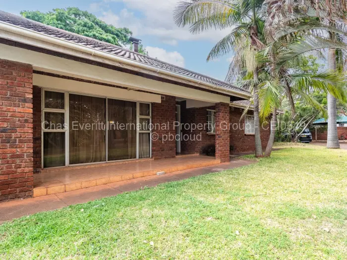 Townhouse/Complex/Cluster to Rent in Borrowdale, Harare