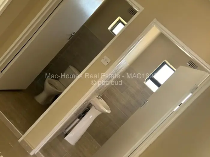 4 Bedroom House for Sale in Windsor Park, Ruwa