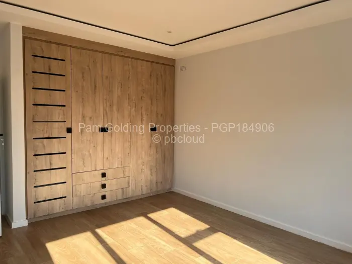 Townhouse/Complex/Cluster to Rent in Greendale