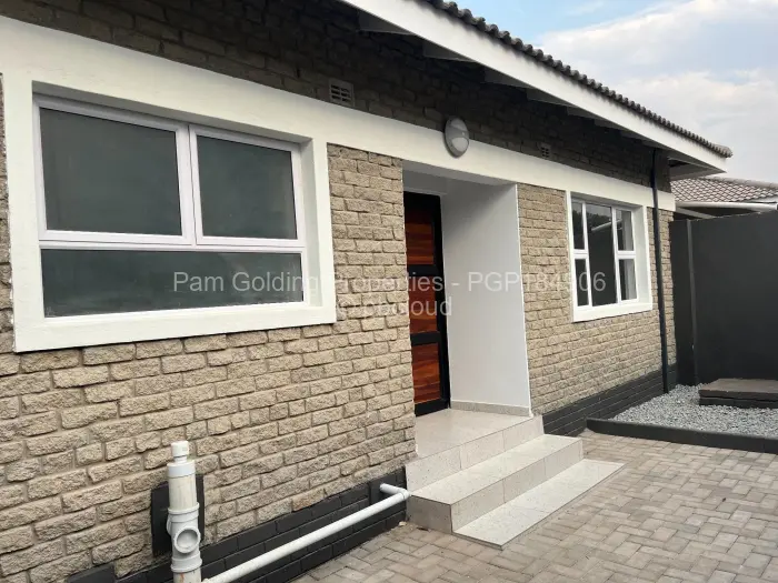Townhouse/Complex/Cluster to Rent in Greendale