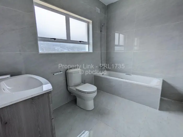 Townhouse/Complex/Cluster to Rent in Greendale North
