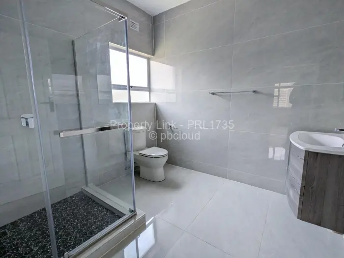 Townhouse/Complex/Cluster to Rent in Greendale North
