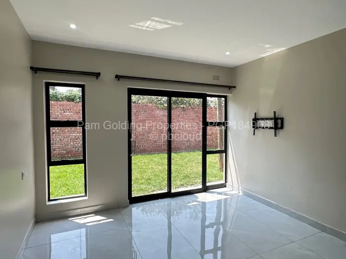 Townhouse/Complex/Cluster to Rent in Greendale