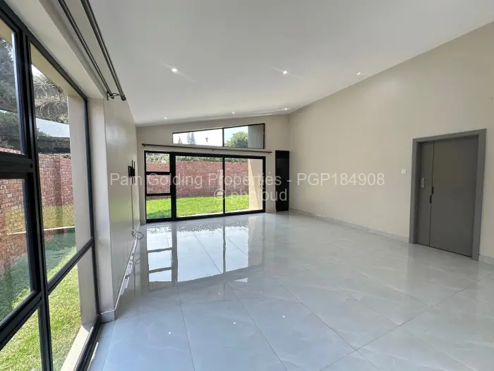 Townhouse/Complex/Cluster to Rent in Greendale