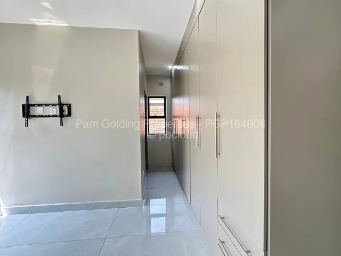 Townhouse/Complex/Cluster to Rent in Greendale