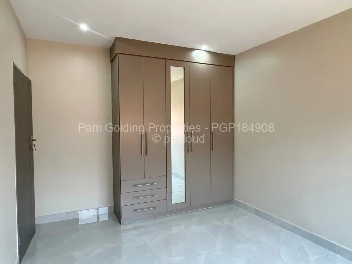 Townhouse/Complex/Cluster to Rent in Greendale