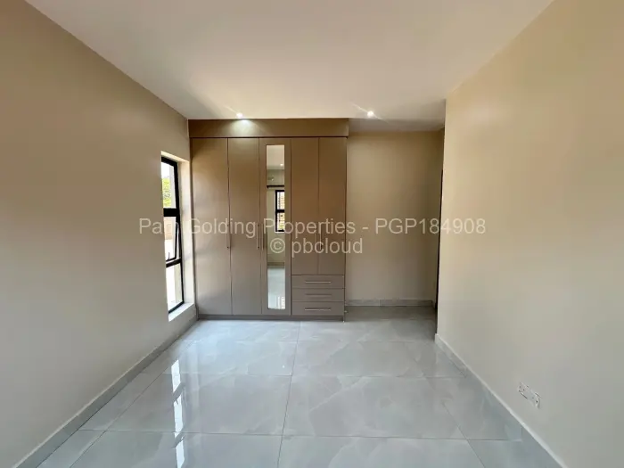 Townhouse/Complex/Cluster to Rent in Greendale