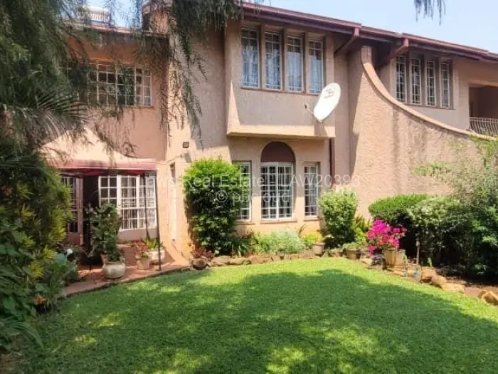 Townhouse/Cluster for Sale in Avenues, Harare