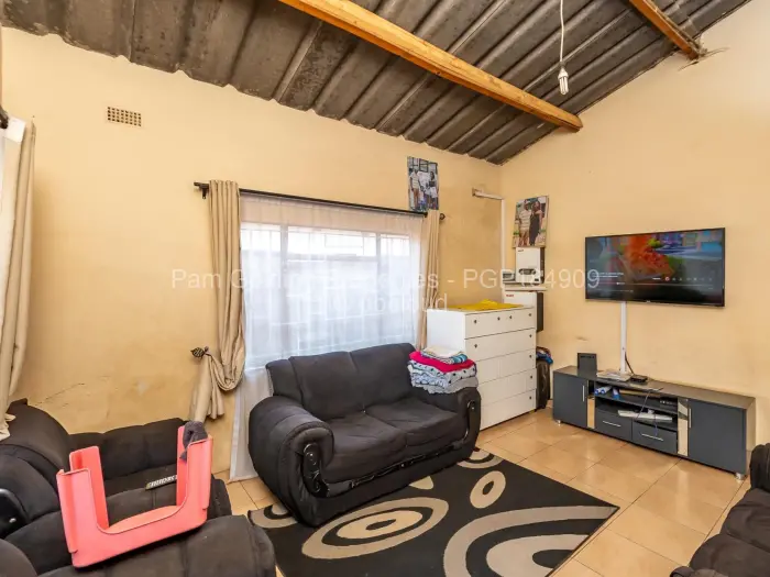 3 Bedroom House for Sale in Budiriro, Harare