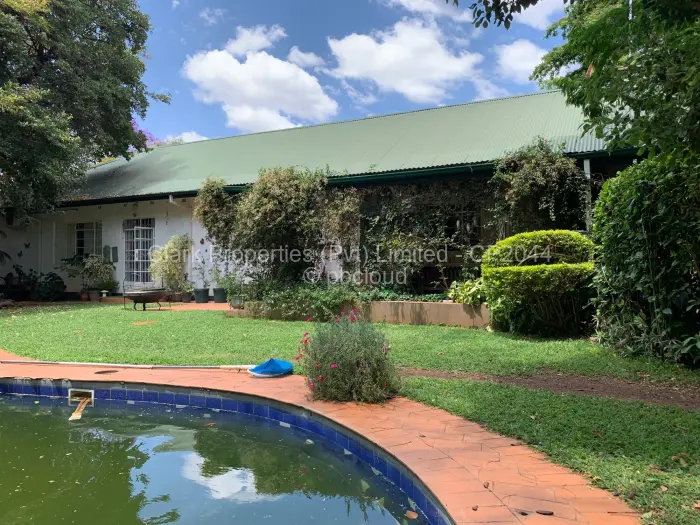 6 Bedroom House for Sale in Chisipite, Harare