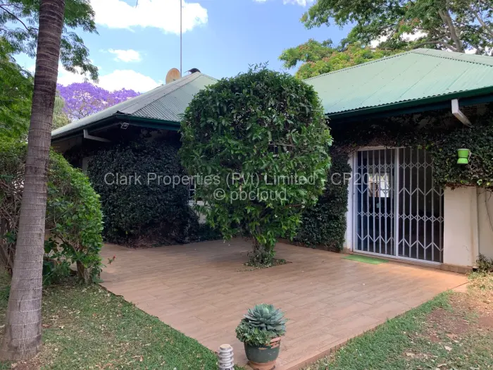6 Bedroom House for Sale in Chisipite, Harare