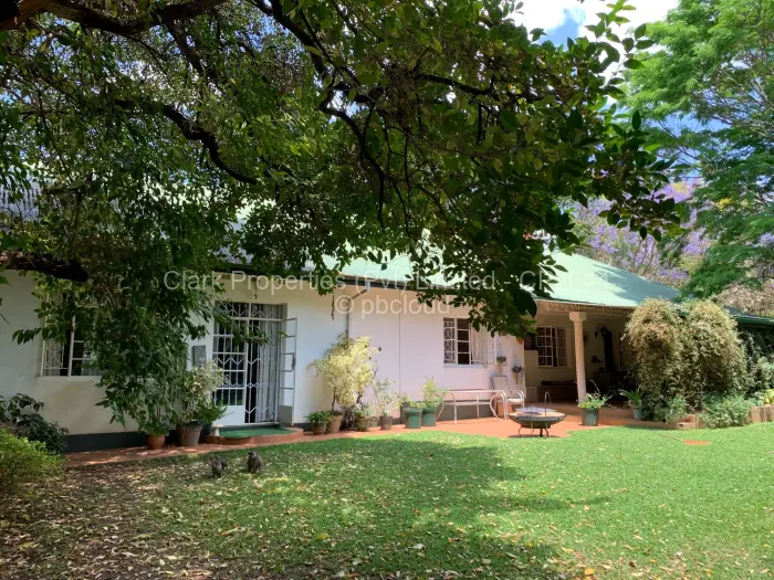 6 Bedroom House for Sale in Chisipite, Harare