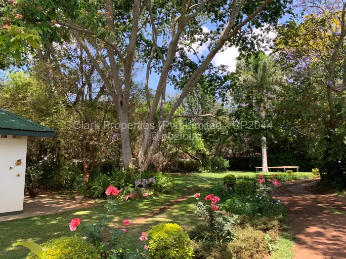 6 Bedroom House for Sale in Chisipite, Harare