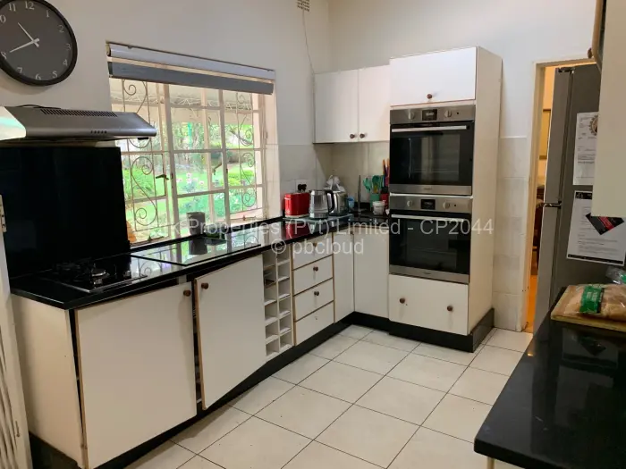 6 Bedroom House for Sale in Chisipite, Harare