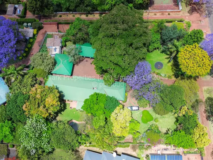 6 Bedroom House for Sale in Chisipite, Harare